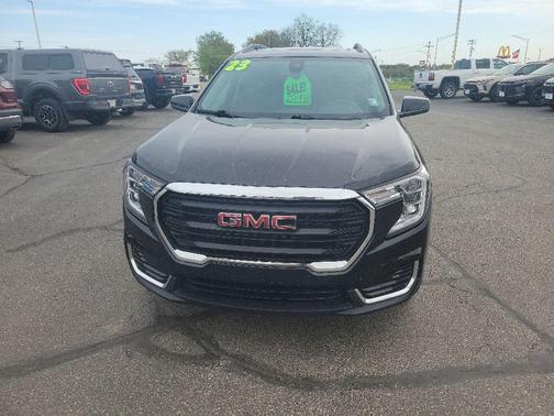 Ebony Twilight Metallic 2023 GMC Terrain SLE