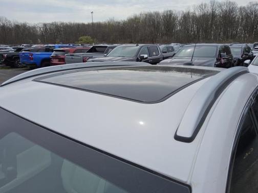 White Frost Tricoat 2025 Buick Encore GX Avenir