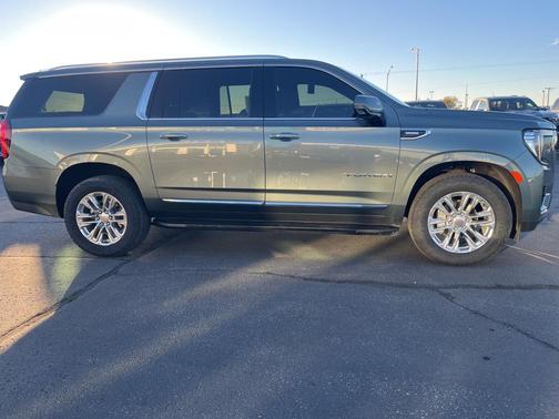 2024 GMC Yukon XL SLT