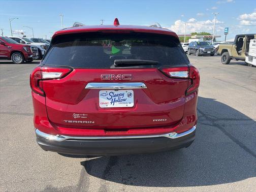 Volcanic Red Tintcoat 2024 GMC Terrain SLT