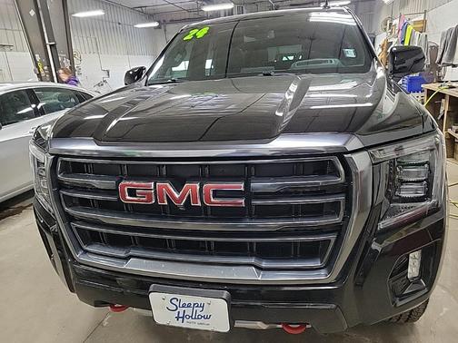 2024 GMC Yukon 4WD AT4