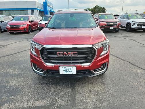 Cayenne Red Tintcoat 2022 GMC Terrain SLE