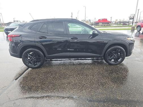 Mosaic Black Metallic 2026 Chevrolet Trax FWD ACTIV