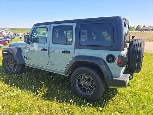 Earl Clearcoat 2024 Jeep Wrangler Sport