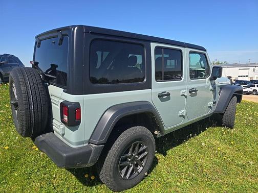 Earl Clearcoat 2024 Jeep Wrangler Sport