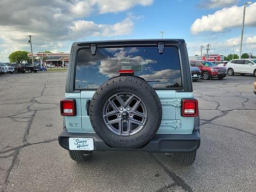 Earl Clearcoat 2024 Jeep Wrangler Sport