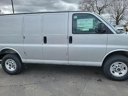 2025 GMC Savana 2500 Work Van