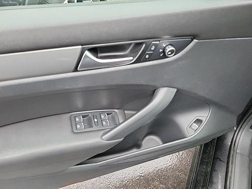 2014 Volkswagen Passat 1.8T S