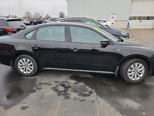 2014 Volkswagen Passat 1.8T S