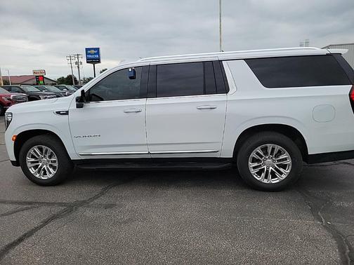 2022 GMC Yukon XL SLT