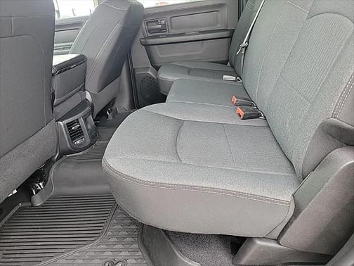 2020 RAM 2500 Tradesman Crew Cab 4X4 6'4' Box