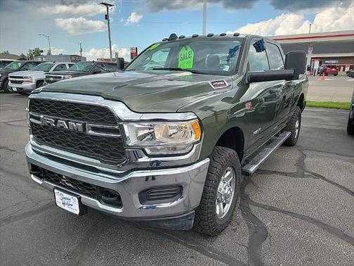 2020 RAM 2500 Tradesman Crew Cab 4X4 6'4' Box