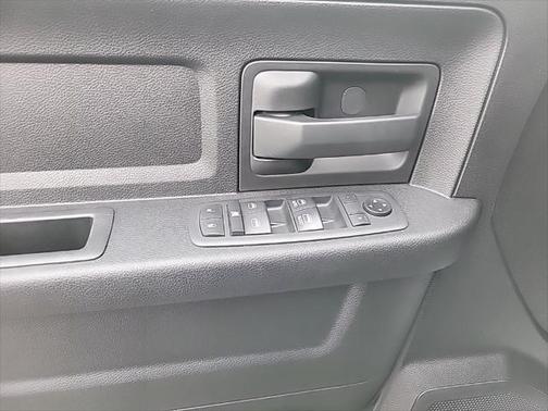 2020 RAM 2500 Tradesman Crew Cab 4X4 6'4' Box