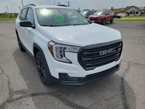Summit White 2023 GMC Terrain SLE