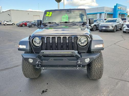Granite Crystal Metallic Clearcoat 2023 Jeep Wrangler Willys