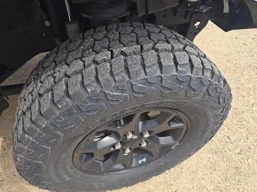 Granite Crystal Metallic Clearcoat 2023 Jeep Wrangler Willys