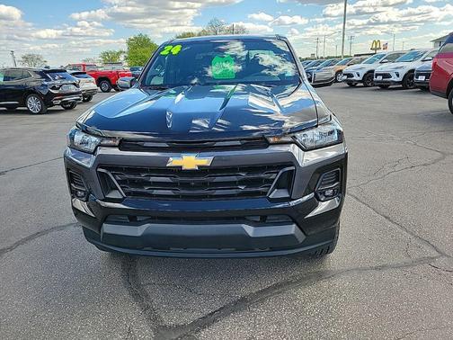 Black 2024 Chevrolet Colorado LT