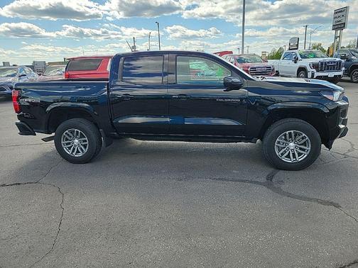 Black 2024 Chevrolet Colorado LT