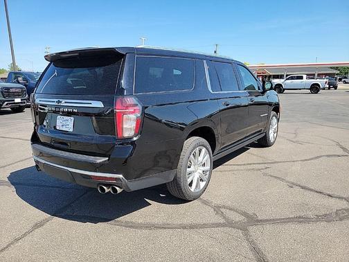 Black 2021 Chevrolet Suburban 4WD High Country