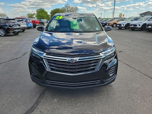 Mosaic Black Metallic 2024 Chevrolet Equinox LS