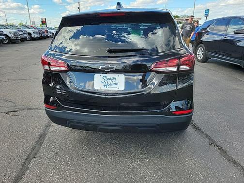 Mosaic Black Metallic 2024 Chevrolet Equinox LS
