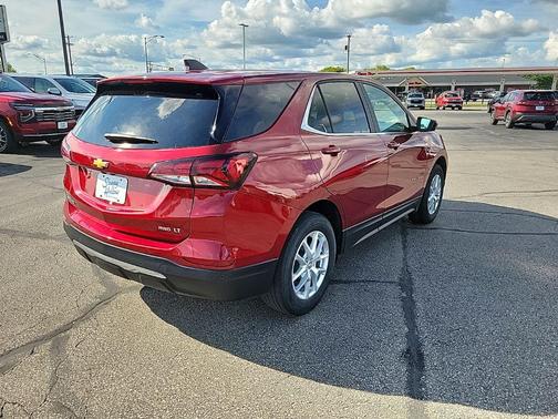 Radiant Red Tintcoat 2024 Chevrolet Equinox 1LT