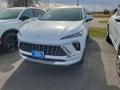 Iridescent White Tricoat 2026 Buick Envision Avenir AWD