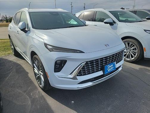 Iridescent White Tricoat 2026 Buick Envision Avenir AWD