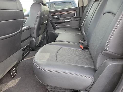2017 RAM 2500 Laramie Crew Cab 4x4 6'4' Box