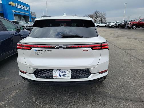 Iridescent Pearl Tricoat 2024 Chevrolet Equinox EV RS