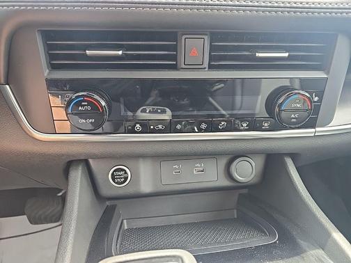 Super Black 2023 Nissan Rogue SV