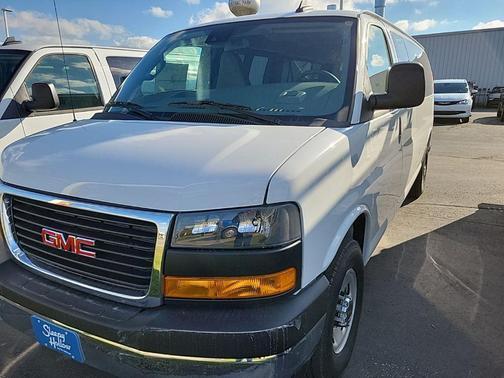 Summit White 2025 GMC Savana 3500 RWD 3500 Extended Wheelbase LT