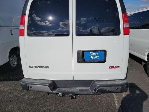 Summit White 2025 GMC Savana 3500 RWD 3500 Extended Wheelbase LT