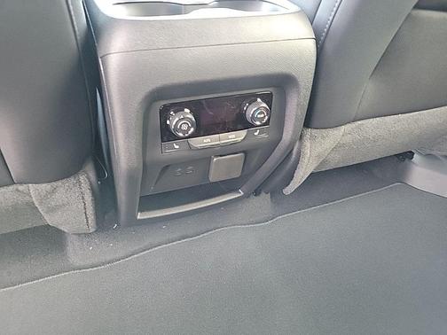 Mosaic Black Metallic 2026 Chevrolet Traverse RS