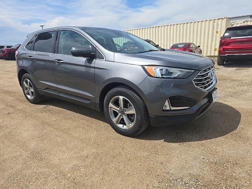 Gray Metallic 2022 Ford Edge SEL