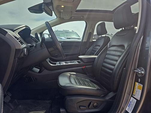 Gray Metallic 2022 Ford Edge SEL