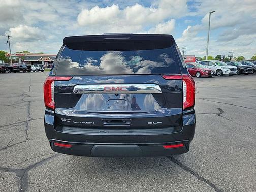 Titanium Rush Metallic 2023 GMC Yukon XL SLE