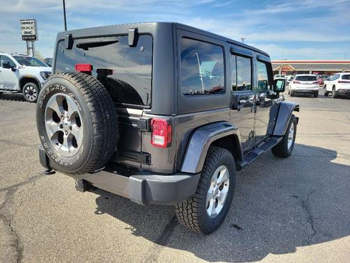 Granite Crystal Metallic Clearcoat 2018 Jeep Wrangler JK Unlimited Sahara