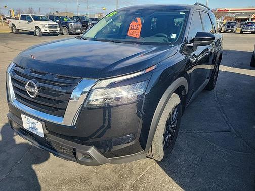 2022 Nissan Pathfinder SV 4WD