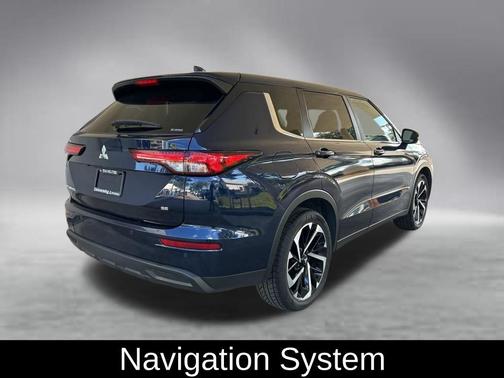Blue 2024 Mitsubishi Outlander SE