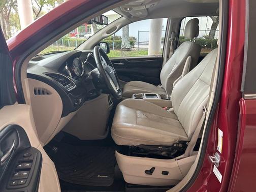 2012 Chrysler Town & Country Touring-L