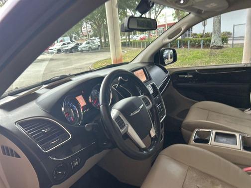 2012 Chrysler Town & Country Touring-L