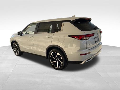 2025 Mitsubishi Outlander PHEV SE