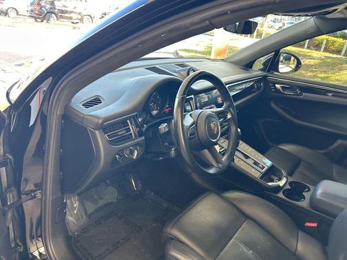2022 Porsche Macan Base