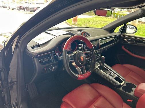 2020 Porsche Macan Base