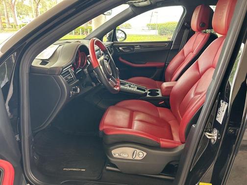 2020 Porsche Macan Base