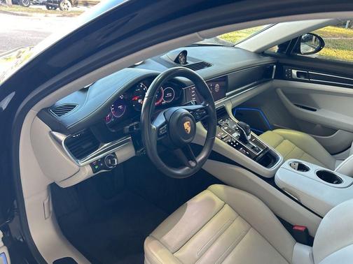 2022 Porsche Panamera Platinum Edition