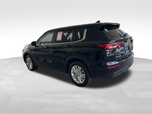 2024 Mitsubishi Outlander ES