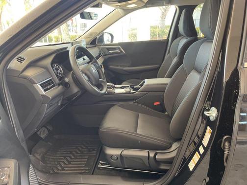 2025 Mitsubishi Outlander ES