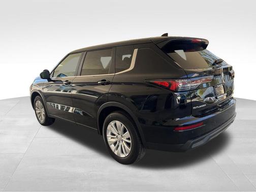 2025 Mitsubishi Outlander ES